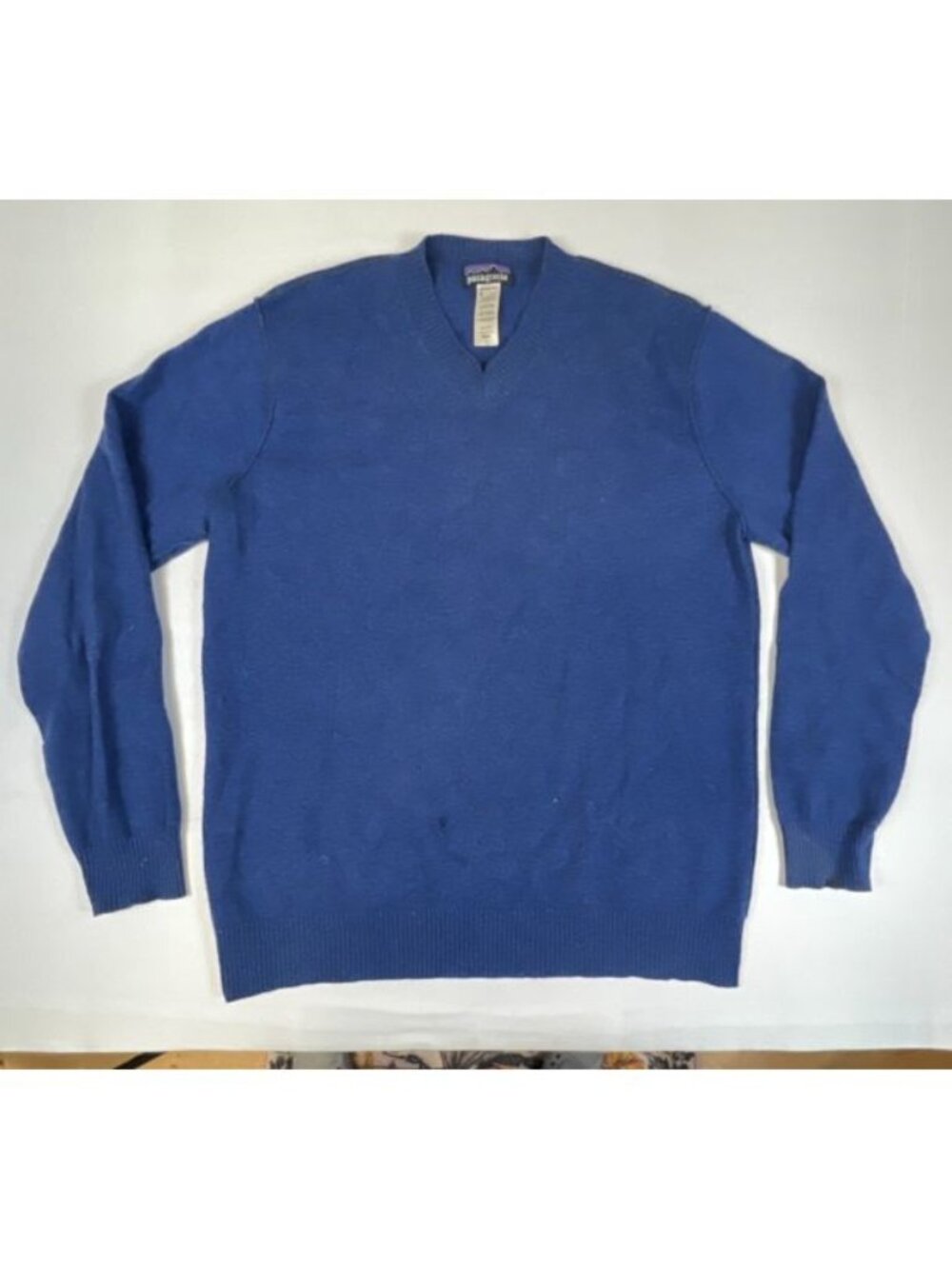 Patagonia Men's V-Neck Sweater 100% Cashmere Blue Size Large Luxury Knit Flaw